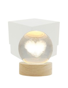Luce notturna sfera led cuore 3d su base legno con usb Ø6cm con scatola | G3S
