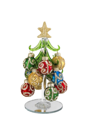 Alberello natalizio verde con sfere con spirali multicolore e stella oro