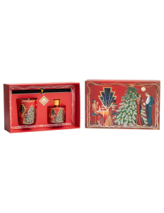 Cofanetto regalo natalizio orizzontale scena  con albero di Natale su fondo rosso